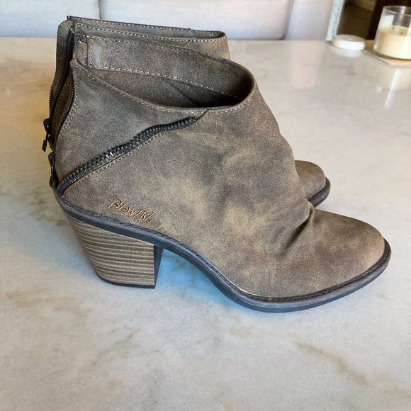 Blowfish Malibu distressed brown ankle boots, stacked heels, back zipper, size 9 - Picture 4 of 9